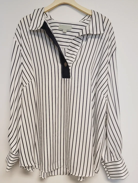 Ryegrass NWT Womens Size 1X White/Navy Striped Button Collared V-Neck Long Slee - Picture 1 of 9